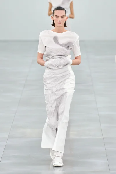 Look 4